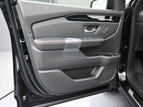 New 2025 Honda Pilot TrailSport image 6