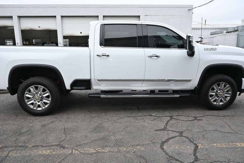 Used 2024 Chevrolet Silverado 2500 High Country w/ High Country Premium Package AWD/4WD image 34