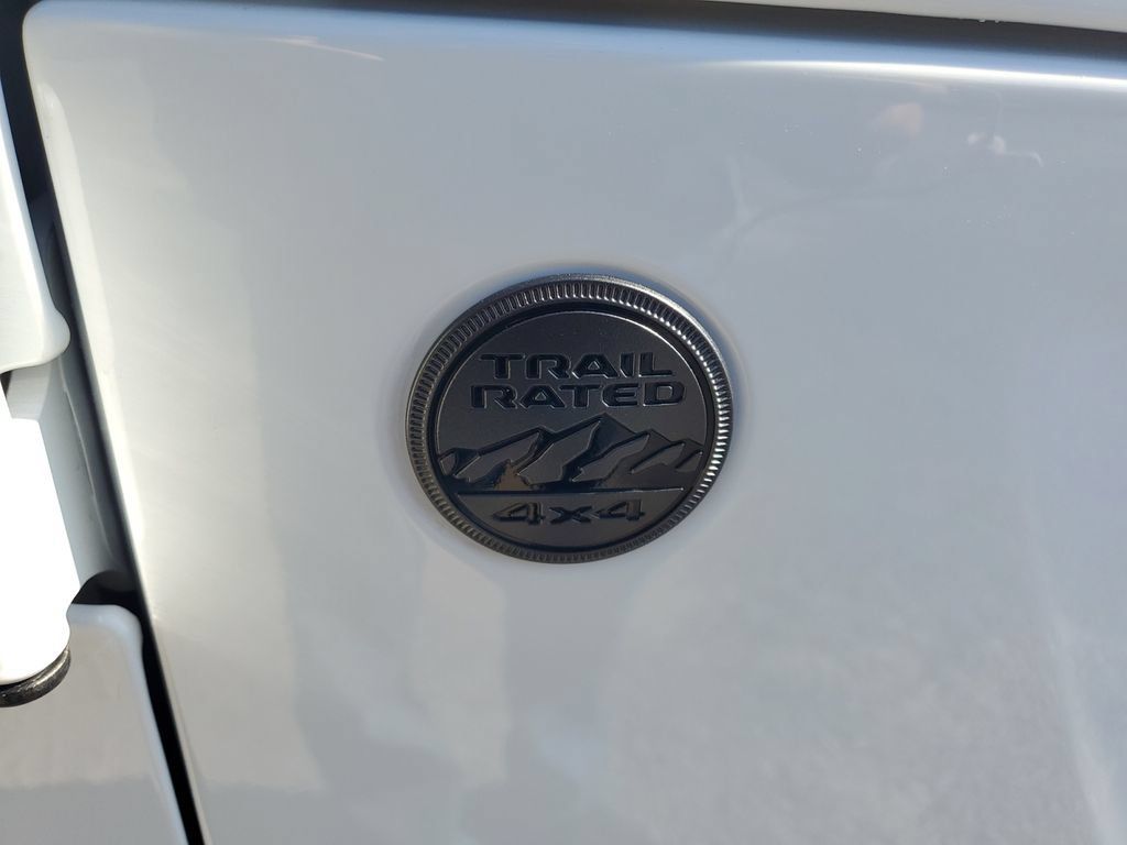 New 2025 Jeep Wrangler Unlimited Sahara AWD/4WD image 17