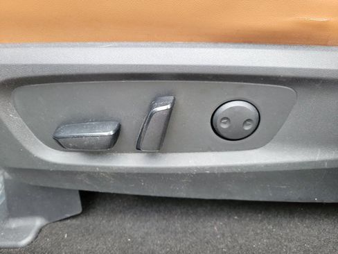 Used 2023 Nissan Pathfinder Platinum image 25