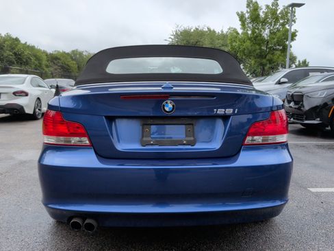 Used 2011 BMW 128i Convertible image 8