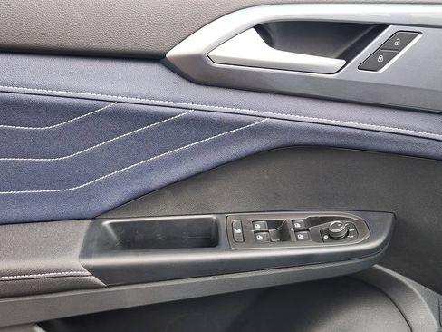 New 2026 Volkswagen Taos SEL AWD/4WD image 14