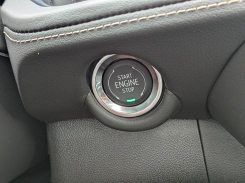 New 2025 Chevrolet Suburban Premier image 31