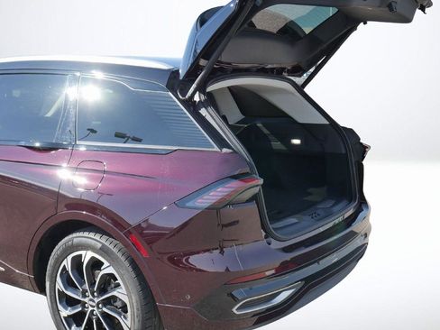 Used 2024 Lincoln Nautilus Reserve w/ Equipment Group 203A image 19