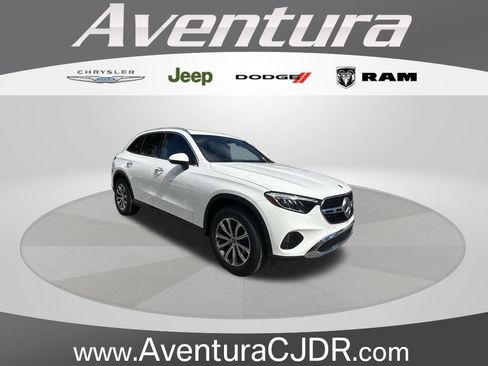 Used 2025 Mercedes-Benz GLC 300 4MATIC image 1