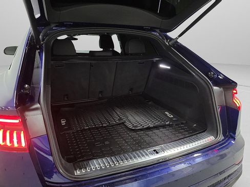 Used 2021 Audi Q8 Premium Plus w/ Premium Plus Package image 18