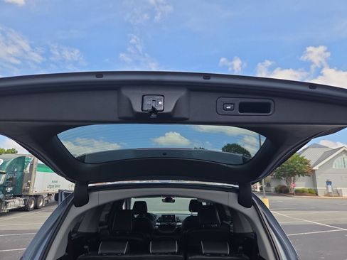 Used 2023 Honda Odyssey Elite image 14