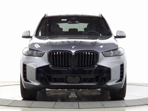 Used 2026 BMW X5 xDrive40i w/ M Sport Package AWD/4WD image 2