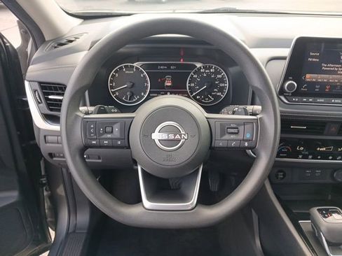 Used 2024 Nissan Rogue SV image 13