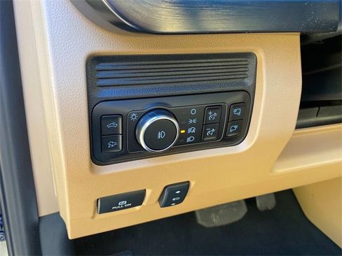 Used 2025 Ford F450 Lariat w/ Chrome Package image 15