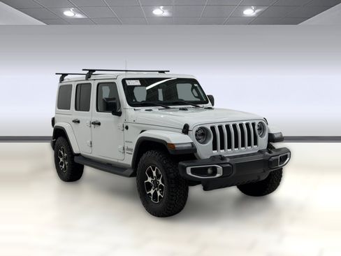 Used 2018 Jeep Wrangler Unlimited Sahara AWD/4WD image 6
