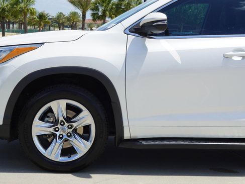 Used 2015 Toyota Highlander Limited FWD image 10