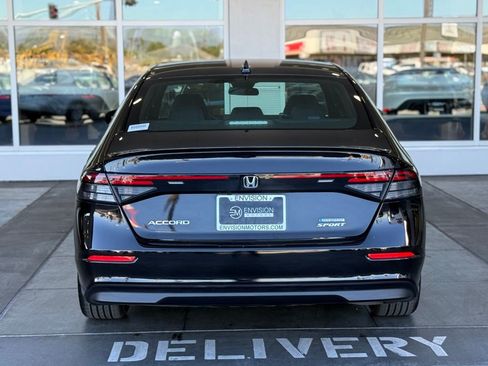 Used 2024 Honda Accord Sport image 11