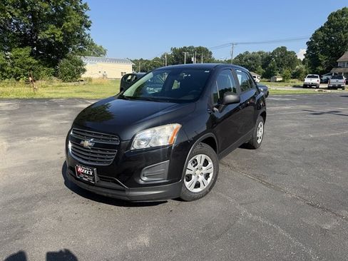 Used 2015 Chevrolet Trax LS w/ LPO, Protection Package FWD image 1