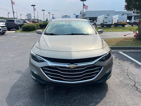 Used 2024 Chevrolet Malibu LT FWD image 3