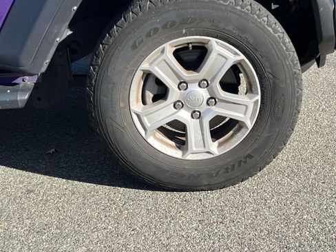 Used 2023 Jeep Wrangler Sport image 6