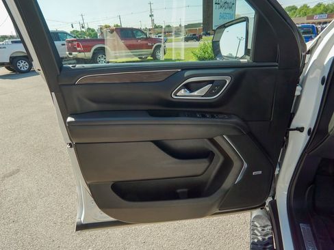 Used 2021 Chevrolet Tahoe Z71 w/ Z71 Signature Package AWD/4WD image 18