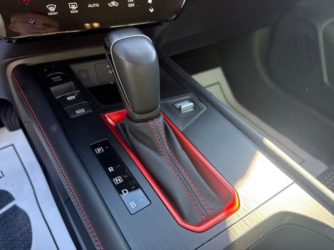 Used 2025 Nissan Kicks SR image 25