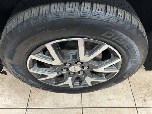 Used 2020 GMC Acadia SLE image 21