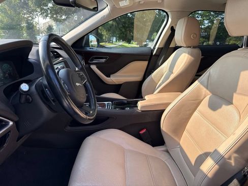 Used 2017 Jaguar F-PACE Prestige AWD/4WD image 11