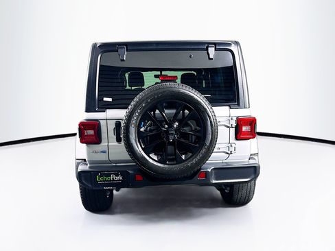 Used 2023 Jeep Wrangler Unlimited Sahara AWD/4WD image 7