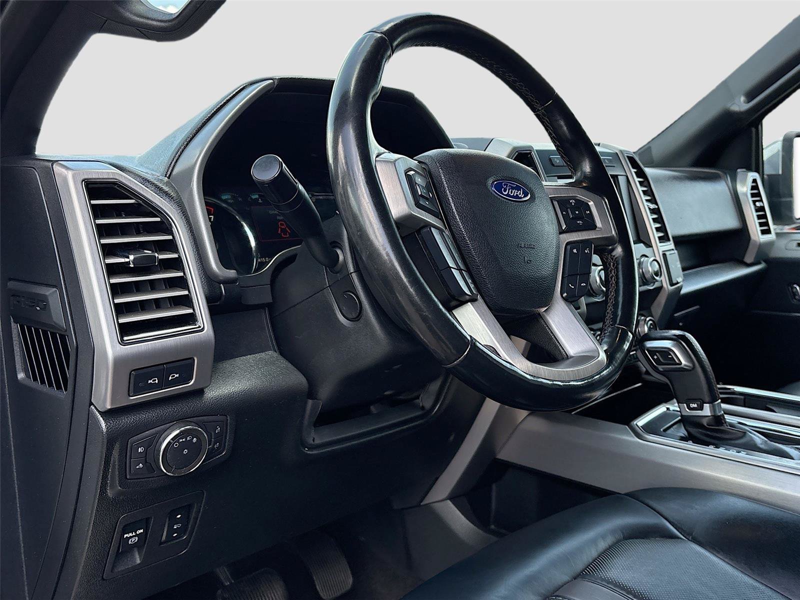 Used 2020 Ford F150 Platinum w/ Equipment Group 701A Luxury AWD/4WD image 9