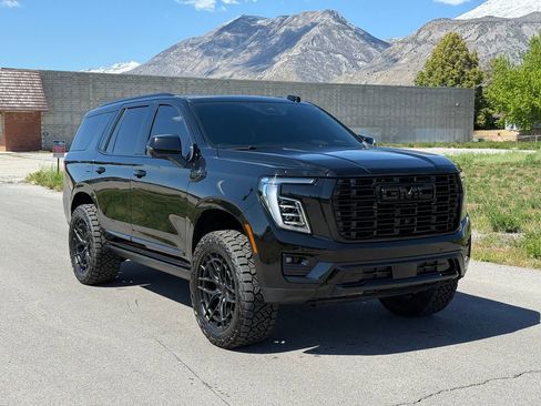 Used 2025 GMC Yukon Denali Ultimate AWD/4WD image 1