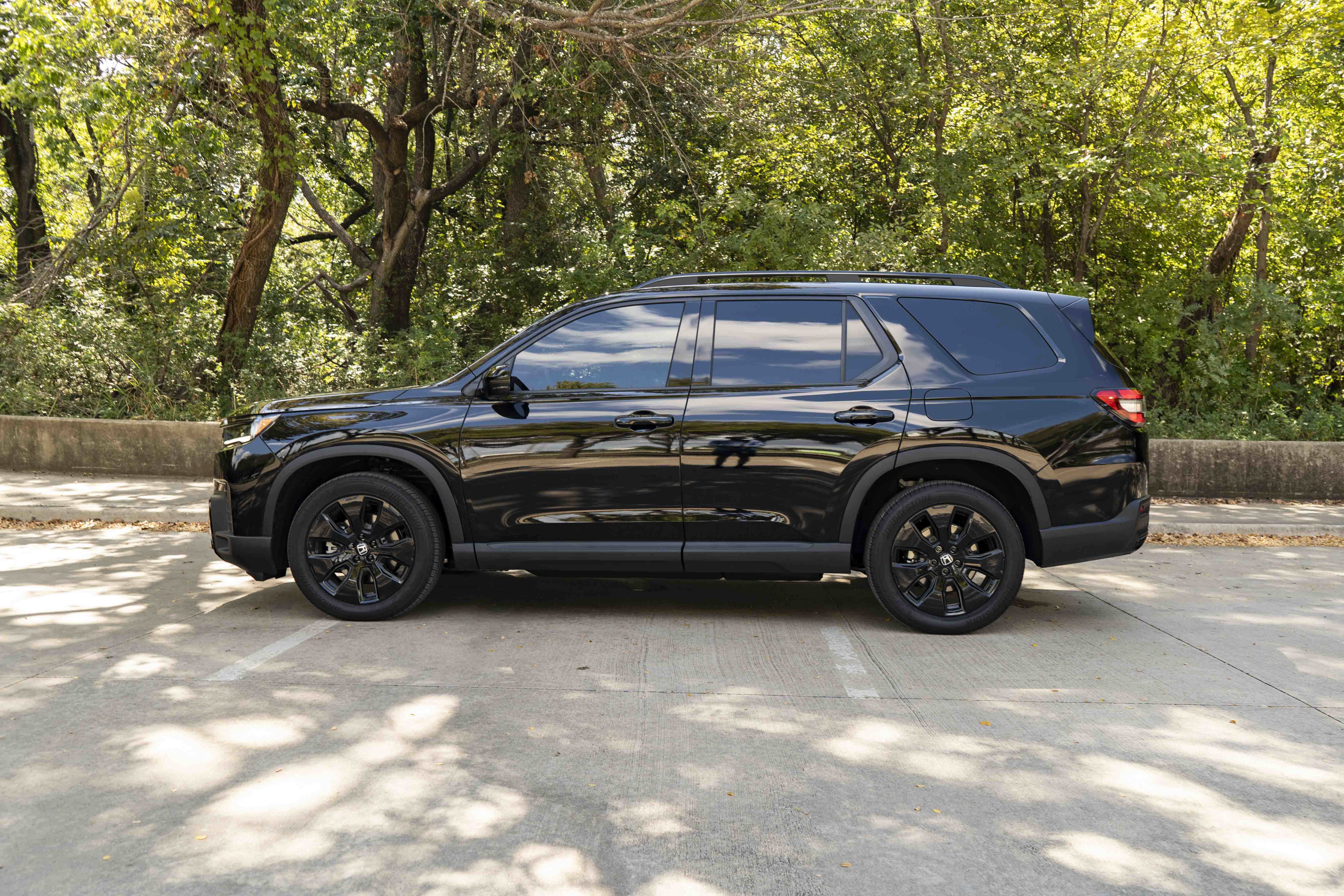 Used 2026 Honda Pilot Black Edition image 6