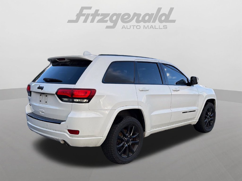 Used 2017 Jeep Grand Cherokee Altitude AWD/4WD image 8
