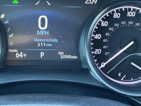 Used 2022 Toyota Camry XSE image 21