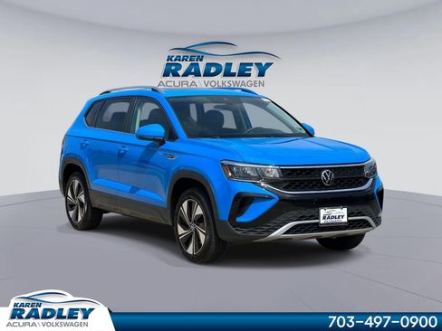 Used 2024 Volkswagen Taos SE image 1