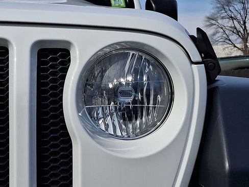 Used 2019 Jeep Wrangler Unlimited Sport S image 9