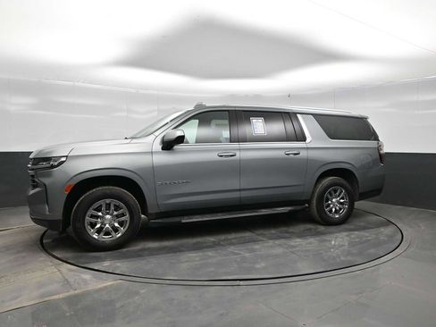 Used 2024 Chevrolet Suburban LT image 5
