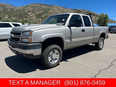 Used 2006 Chevrolet Silverado 2500 LT w/ Heavy-Duty Power Package AWD/4WD image 7