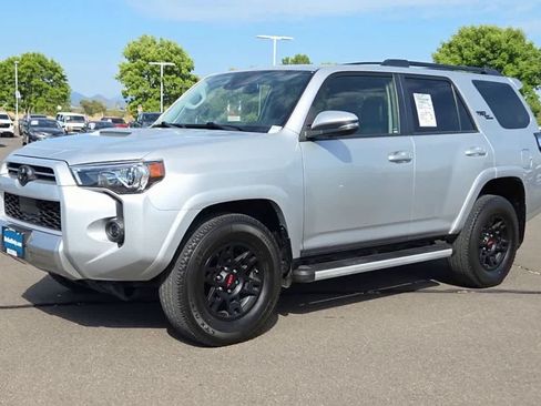 Used 2024 Toyota 4Runner TRD Off-Road Premium w/ Moonroof Package AWD/4WD image 4