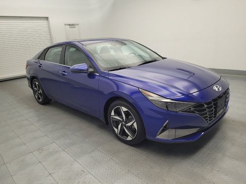 Used 2023 Hyundai Elantra Limited w/ Winter Weather Package FWD image 11