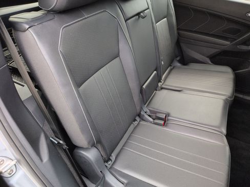 Used 2023 Volkswagen Tiguan SE R-Line FWD image 33