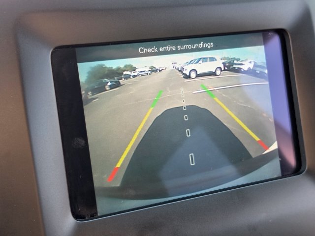 Used 2019 Jeep Cherokee Latitude w/ Popular Appearance Group FWD image 23