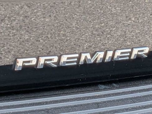 Used 2023 Chevrolet Tahoe Premier AWD/4WD image 13