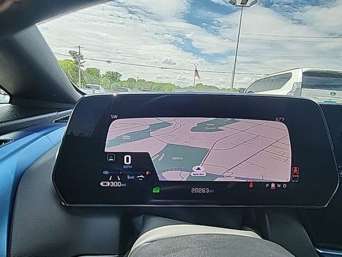 Certified 2024 Chevrolet Equinox EV LT AWD/4WD image 23
