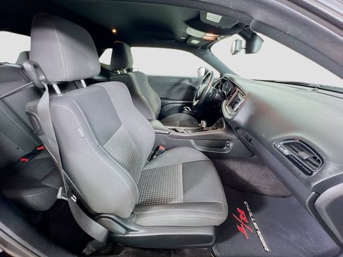 Used 2019 Dodge Challenger R/T RWD image 31