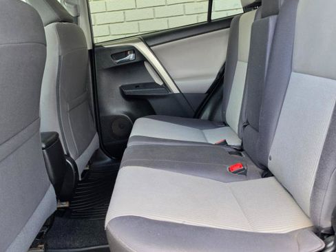 Used 2015 Toyota RAV4 XLE AWD/4WD image 12