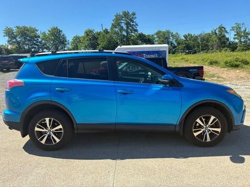 Used 2018 Toyota RAV4 XLE AWD/4WD image 7