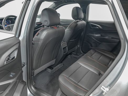 Used 2024 Chevrolet Trax RS w/ Sunroof Package FWD image 27