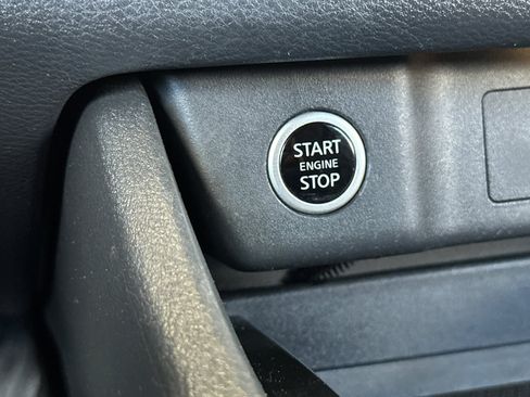 Used 2021 Nissan Rogue S FWD image 21