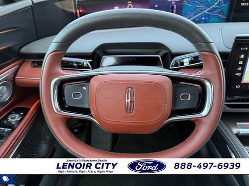 Used 2025 Lincoln Nautilus Black Label image 17