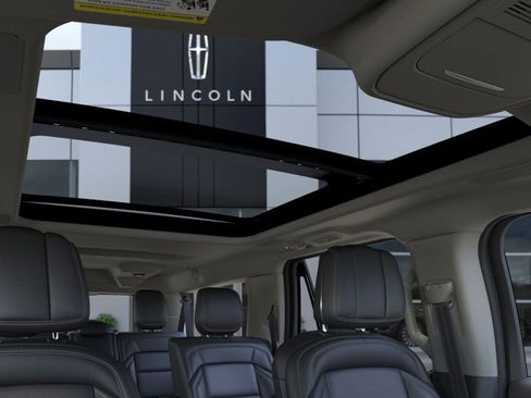 New 2025 Lincoln Navigator L Reserve image 22