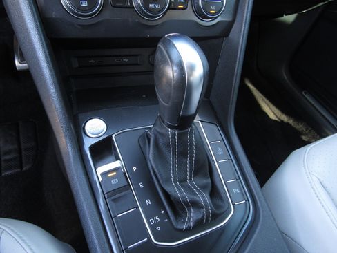 Used 2021 Volkswagen Tiguan S image 21