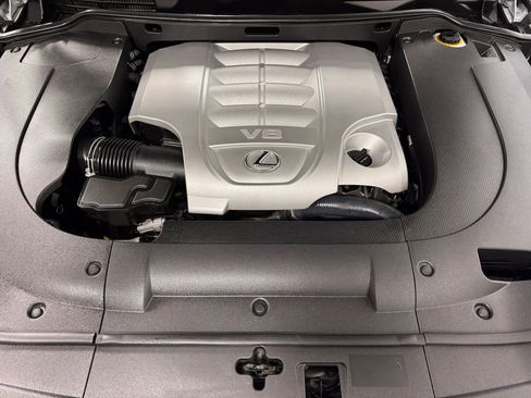 Used 2013 Lexus LX 570 LX 570 Sport Utility 4D image 23