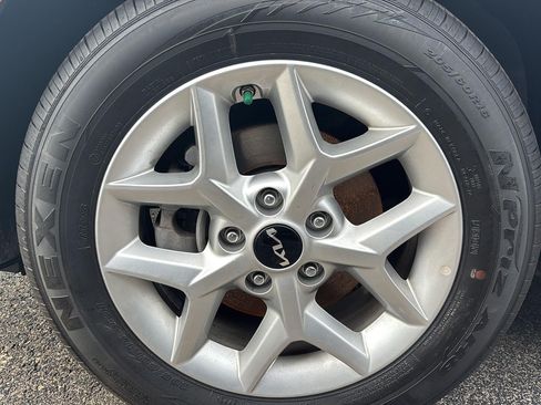 Certified 2025 Kia Soul LX w/ LX Technology Package FWD image 27